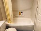 2B2B apt available to share