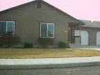 $675 / 2br - ft² - Single level duplex seperated by garages (2760 SW Peridot)