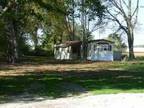 $425 / 2br - In Peru Available Immediately 2br bedroom