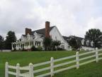 Room in beautiful BedandBreakfast (Greer--3 m. from airport-Hwy. 14 & I-85)