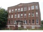 $695 / 3br - Large 3-bdrm,1st floor,hdwd floors,parking (New Britain,CT) 3br