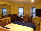 Huge studio in Beacon Hill Nice apartment available now.