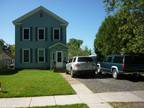 $550 / 1br - 1 bdrm upper duplex
