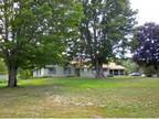 4 Bedroom 2 bathroom Property for Sale - Deering