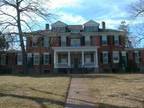 $805 / 2br - Quiet, Convenient, Historic - Heat included in rent (Staunton) 2br