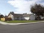 $1200 / 3br - Corner Lot (821 E Julia Way, Hanford) (map) 3br bedroom