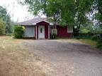 $ / 3br - 1400ft² - Country 3 bed, 2 bath, den (Oroville) (map) 3br bedroom