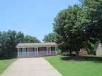 $1300 / 4br - 4 Bedroom 3 Full Bath comes w/Florida Room & Shed!