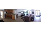 $2400 / 1br - 700ft² - Furnished top flr 1 bdrm condo/gated bldg/inside