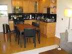 $2595 / 1br - Lots of natural light, 4 blocks from University Ave
