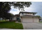 $1495 / 4br - 2500ft² - Large home with vaulted ceilings