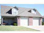 $800 / 2br - ****SPACIOUS TWO-STORY FLOORPLAN**FREE LAWNCARE** (CATOOSA) 2br
