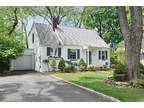 Expansive Colonial
