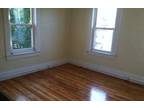 $850 / 3br - Basic simple 3 BR!!! Hardwoods tons of light close to the hwy!!