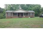 $500 / 2br - 900ft² - Brick Duplex in a GREAT neighborhood!