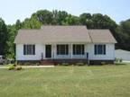 $850 / 3br - 2 BATH RANCHER (Tappahannock 22560) 3br bedroom