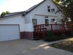 $575 / 1br - One Bedroom Apt w/ garage (Waseca) 1br bedroom