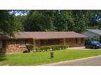5br - 2800ft² - Large Beautiful Home on Quiet Street (Jackson) 5br bedroom