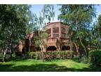 $2695 / 2br - 985ft² - Stretch Out and Relax, You've Just Found Your New Home!