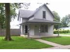 $875 / 3br - 722 10th St. Low utilities. 3 Bedroom 2 bath house (Beloit) 3br