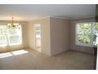 $1795 / 1br - 724ft² - Spacious CORNER Unit Apartment, Closed Garage
