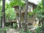$1375 / 4br - Georgous Home in left leaning community home (N.E.