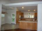 $1400 / 4br - ft² - Nice Safe Area 4br/2ba (Modesto) 4br bedroom