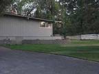 $890 / 1br - 900ft² - Unique Farm Home (Bend) 1br bedroom