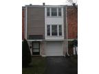 Impeccable 2 br Townhome with Garage