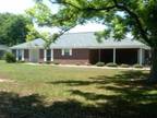$ / 3br - Petal 5 yr old house for rent (102 Edwards Street) 3br bedroom