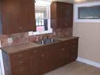 $650 / 2br - 900ft² - Upper Appt (includes utilities) (Holland South side)