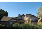 $750 / 2br - 928ft² - Two bedroom 1 1/2 bath with no noisy upstairs neighbor