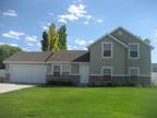 $1200 / 3br - ft² - VERY NICE 3 BR FAMILY HOME WITH A HUGE YARD (1593 W S
