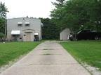 $375 / 1br - Downstairs One Bedroom (Close to Anderson University) 1br bedroom