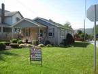 $795 / 2br - 2BR ranch, central air, porch, landscaped lot, washer and dryer