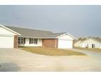 $900 / 3br - 3bed/2bath/2 car garage (Carbondale/DeSoto) 3br bedroom