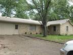 $850 / 3br - FOR RENT ON WOODLAND ST