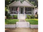 $950 / 3br - 3 BD/ 2 Bath house. Fenced backyard. DOWNTOWN!