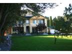 950ft² - 2B/2B Apartment - 2 Car Garage - Big Yard (1513 Maple)