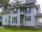 $595 / 2br - 649 Harrison #3 Large 2 bedroom upper near Beloit College with