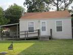 $750 / 2br - House for Rent (Groves) (map) 2br bedroom