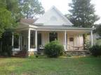 $1450 / 3br - East Hill Beauty - Angel's Nest (East Hill) (map) 3br bedroom