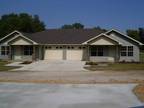 $900 / 3br - 1200ft² - UPSCALE, DUPLEX 3 bedroom 2 bath ,garage