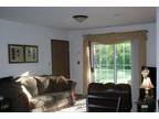 $639 / 1br - 1052ft² - 1BD + DEN 2 Bathroom Lower-HUGE SPECIAL!!