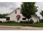 $500 / 2br - 2bed, 1.5 bath duplex Oelwein (905 N. Frederick Oelwein) 2br