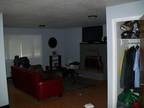 $850 / 2br - 950ft² - pet friendly 2bdrm 1 bath (10th and russell) 2br bedroom