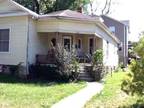 $ / 4br - 1200ft² - 1 block from campus (310 E 2nd street) (map) 4br bedroom