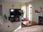 $865 / 2br - 860ft² - Village Walk Apartment Avail. Dec. or Jan.1st - April 1st