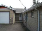 $825 / 3br - 1100ft² - tri-plex w/garage (1771 N.W. Goetz) 3br bedroom