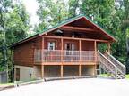 Beautiful 2 Level Gatlinburg Log Cabin; spectacular mountain view!